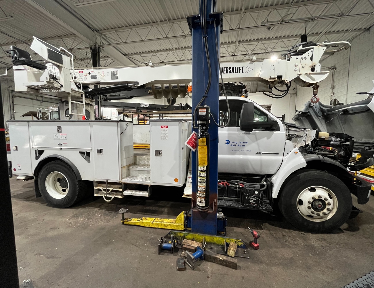 Utility bucket truck repair